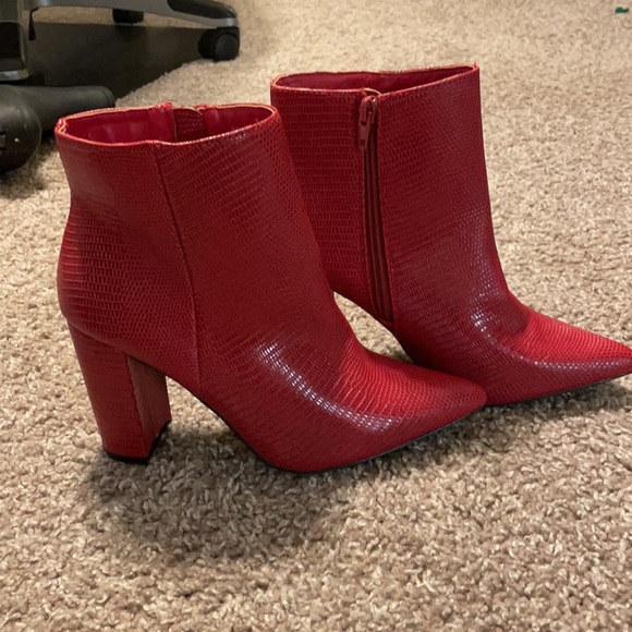 NWOT Red Snakeskin Block Heel Point Toe Ankle Boots - Picture 6 of 7